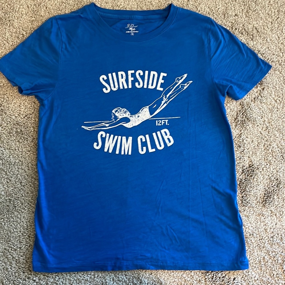 Cute J Crew tee! Size small. Perfect for summer ☀️